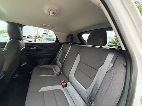 Used 2023 Chevrolet TrailBlazer LT FWD image 31