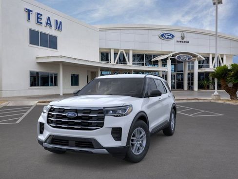 New 2026 Ford Explorer Active image 2