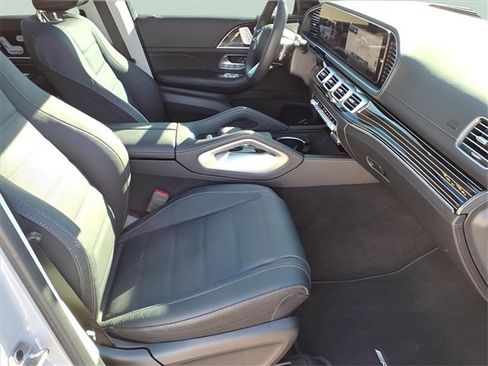 Used 2024 Mercedes-Benz GLS 580 4MATIC image 22