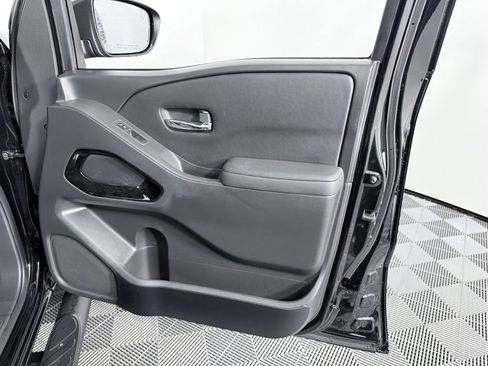Used 2023 Nissan Frontier SV w/ Midnight Edition Package image 10