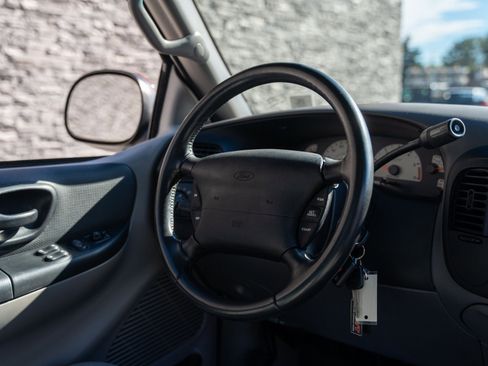 Used 2002 Ford F150 Lightning image 32