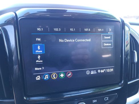 Used 2020 Chevrolet Traverse LT w/ Driver Confidence II Package image 26