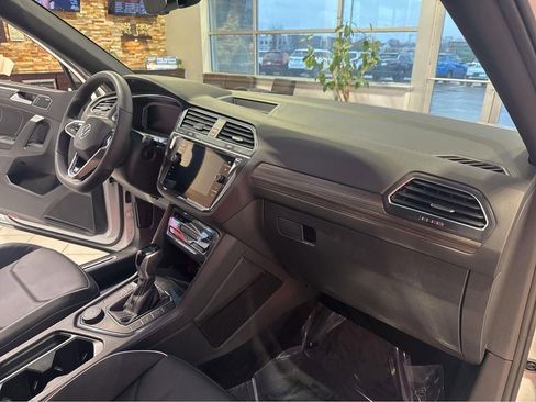 Used 2022 Volkswagen Tiguan SEL R-Line AWD/4WD image 27
