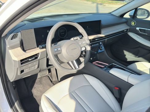 New 2025 Hyundai Sonata Limited image 13