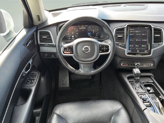 Used 2020 Volvo XC90 T5 Momentum FWD image 19