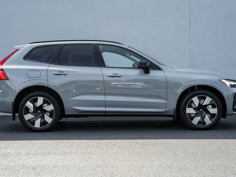 Certified 2025 Volvo XC60 T8 Plus w/ Protection Package Premier image 4