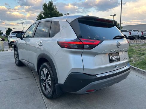 Used 2022 Nissan Rogue SV AWD/4WD image 5