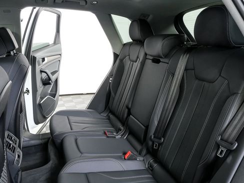 Used 2024 Audi Q5 e Premium w/ Convenience Package AWD/4WD image 19