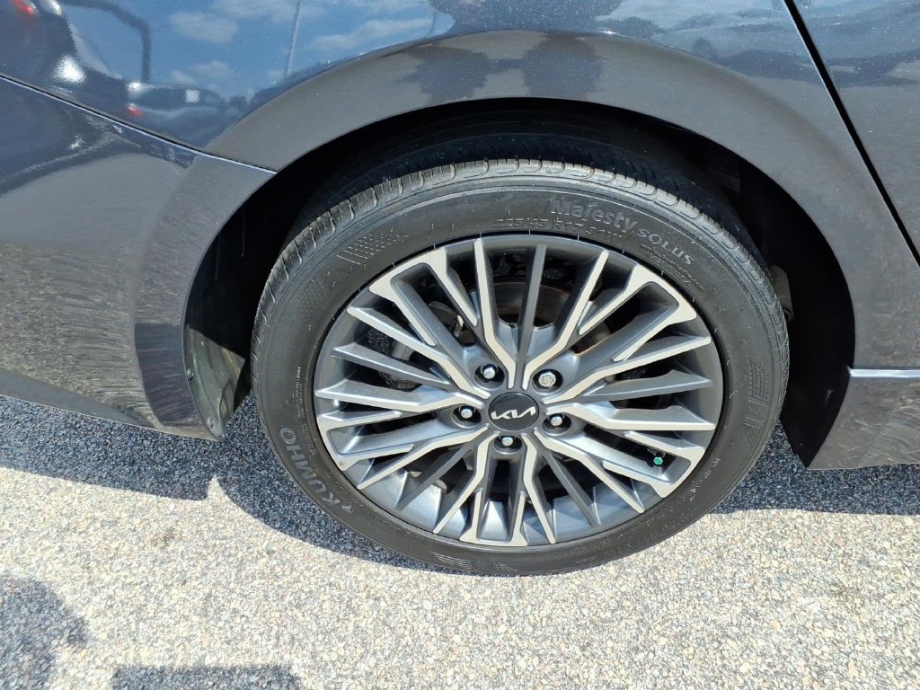 Used 2023 Kia Forte GT-Line FWD image 11