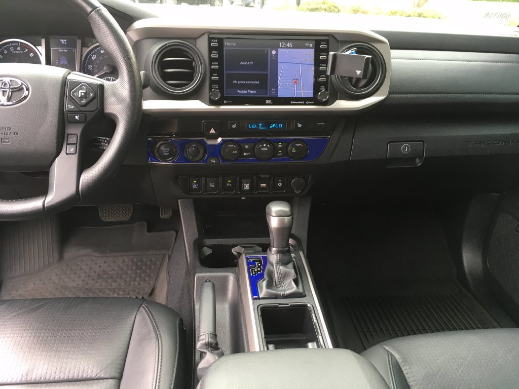 Used 2022 Toyota Tacoma Limited w/ Black Out Package (TMS) AWD/4WD image 28