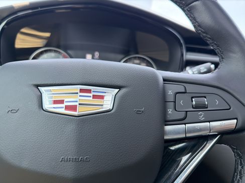 Certified 2025 Cadillac XT6 Premium Luxury FWD image 30