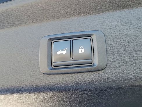 Used 2024 Mitsubishi Outlander SE image 9