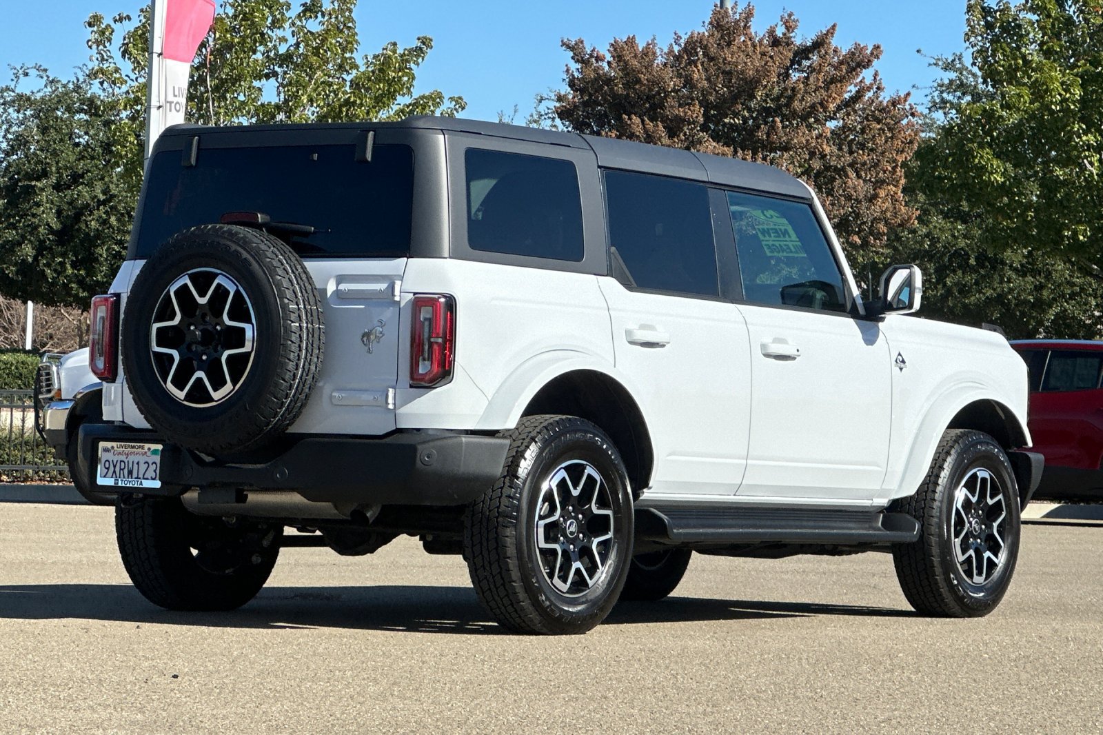 Used 2025 Ford Bronco Outer Banks AWD/4WD image 4