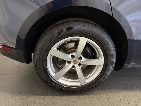 Certified 2020 Porsche Macan image 12