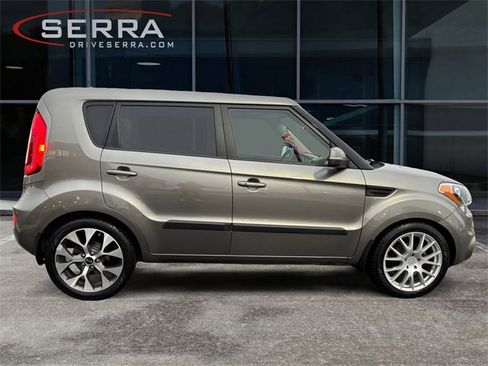 Used 2013 Kia Soul ! w/ Premium Pkg image 6