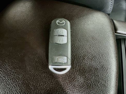 Used 2018 MAZDA MAZDA3 Touring FWD image 39
