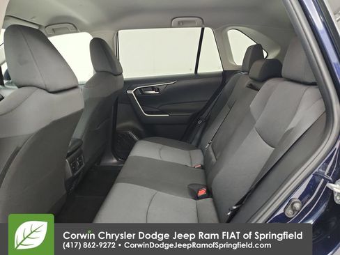 Used 2025 Toyota RAV4 XLE AWD/4WD image 29