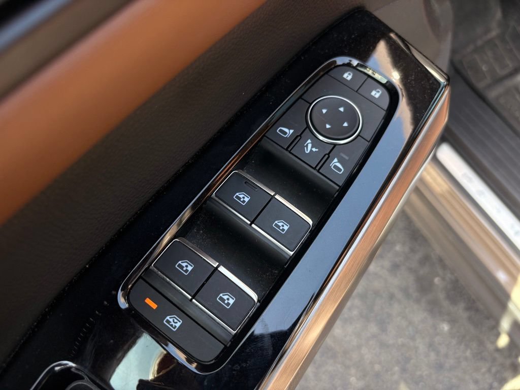 Used 2023 Nissan Pathfinder Platinum AWD/4WD image 12