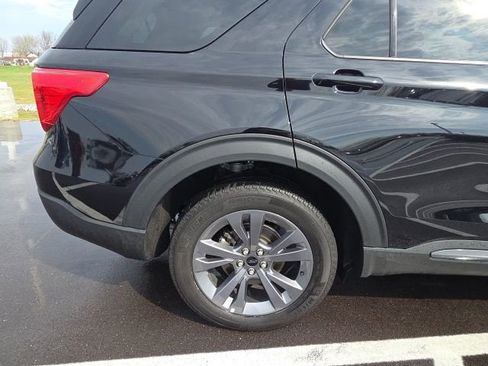 Used 2023 Ford Explorer XLT w/ Equipment Group 202A image 7