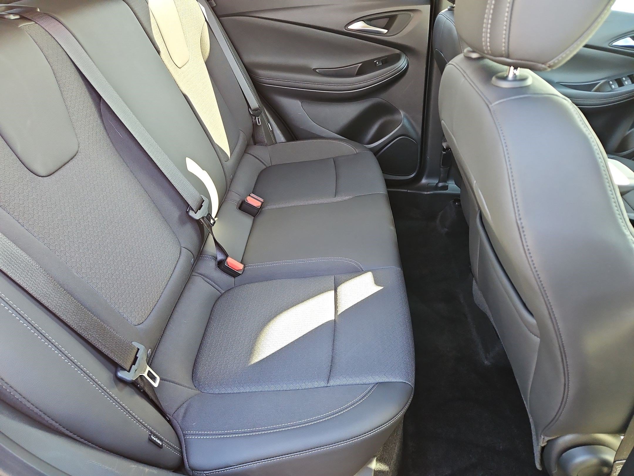 Certified 2024 Buick Encore GX Preferred FWD image 26