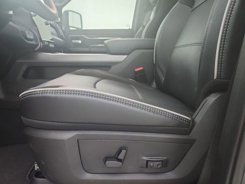 New 2026 RAM 3500 Laramie AWD/4WD image 12