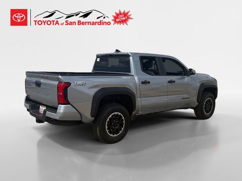 Certified 2025 Toyota Tacoma TRD Off-Road image 5
