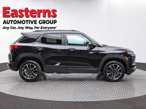 Used 2026 Chevrolet TrailBlazer LT w/ LT Cold Weather Package AWD/4WD image 4