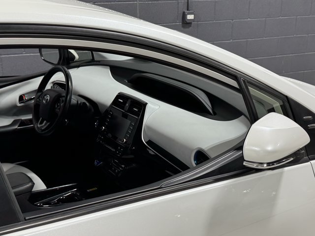 Used 2022 Toyota Prius XLE AWD/4WD image 11