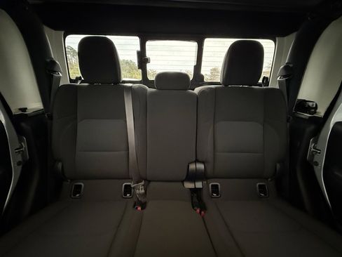 Used 2023 Jeep Gladiator Willys image 28