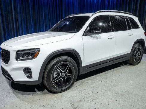 Used 2026 Mercedes-Benz GLB 250 image 1