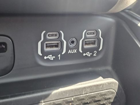 Used 2019 RAM 1500 Laramie w/ Sport Appearance Package AWD/4WD image 35