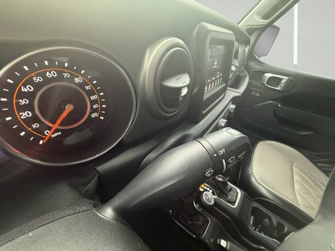 Used 2019 Jeep Wrangler Unlimited Sport S image 24