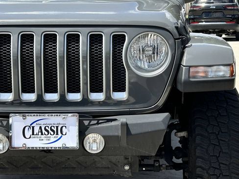 Used 2021 Jeep Wrangler Unlimited Sahara AWD/4WD image 8