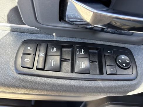 Used 2015 RAM 2500 Big Horn image 19