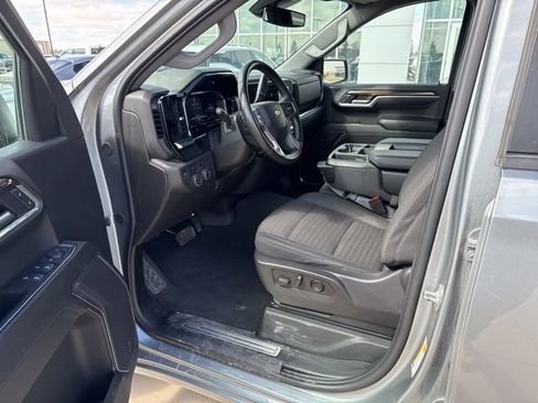Used 2025 Chevrolet Silverado 1500 LT AWD/4WD image 11