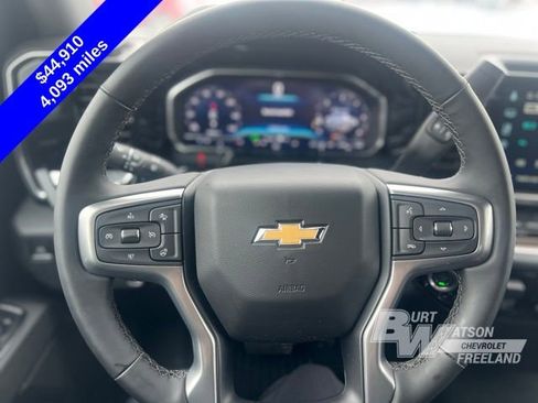 Used 2025 Chevrolet Silverado 1500 LT image 12