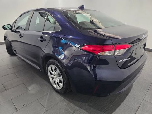 Used 2021 Toyota Corolla LE w/ Carpet Mat Package (TMS) FWD image 3