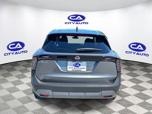 Used 2025 Nissan Kicks SV FWD image 5