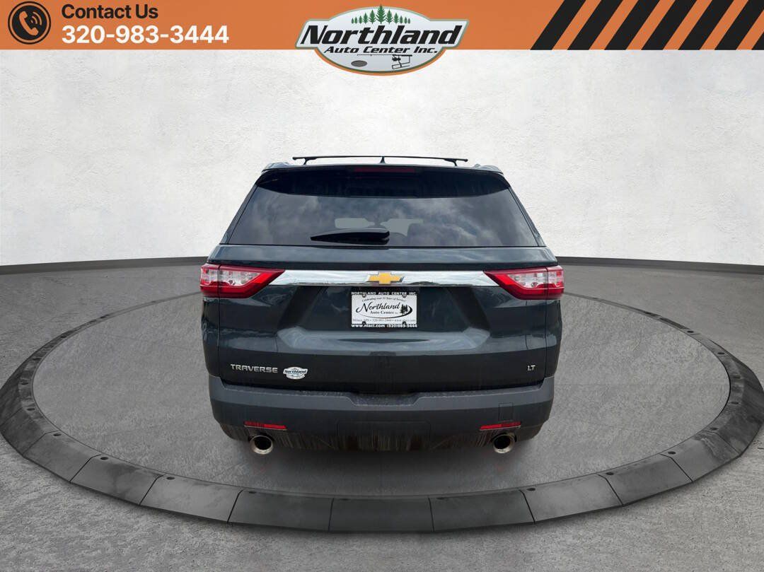 Used 2018 Chevrolet Traverse LT w/ LPO, 'HIT The Road' Package FWD image 6