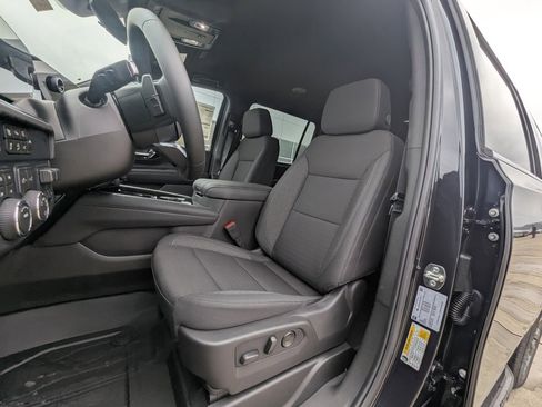 New 2026 Chevrolet Suburban LS image 13