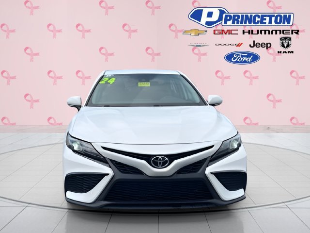 Used 2024 Toyota Camry SE FWD image 2