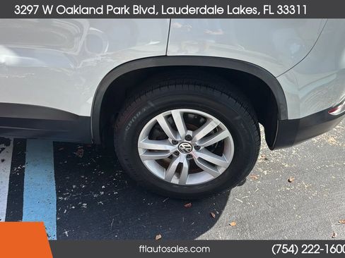 Used 2016 Volkswagen Tiguan S image 18