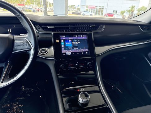 Used 2021 Jeep Grand Cherokee L Laredo w/ Luxury Tech Group I image 27