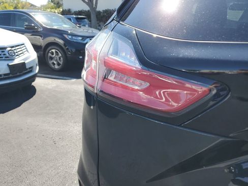 Used 2022 Ford Edge SEL w/ Convenience Package image 28