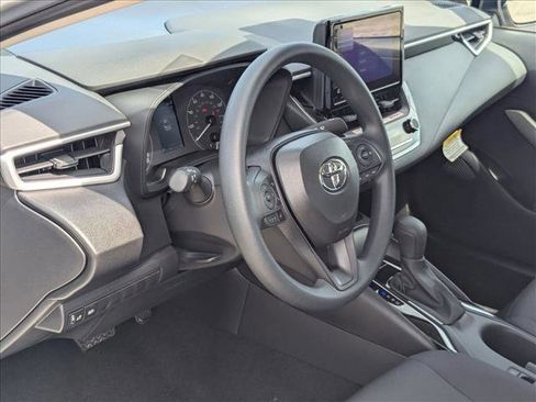 Used 2025 Toyota Corolla LE image 3