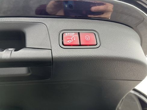 Used 2025 Mercedes-Benz GLA 250 4MATIC image 52