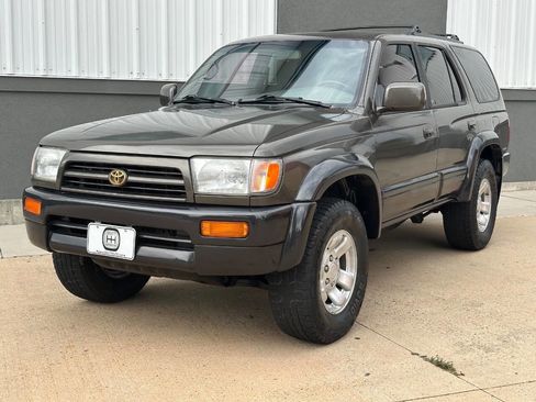 Used 1997 Toyota 4Runner Limited image 3