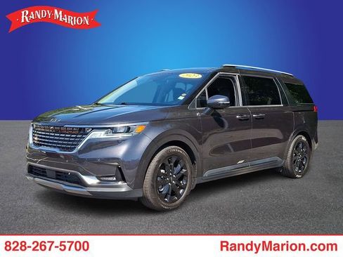 Used 2023 Kia Carnival SX FWD image 1