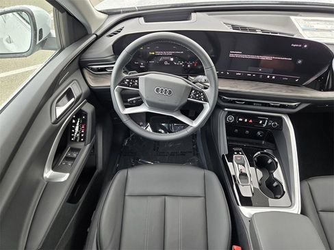 Used 2025 Audi Q5 Premium Plus w/ Premium Plus image 13