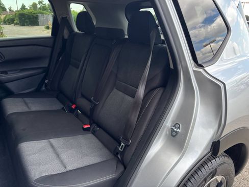 Used 2025 Nissan Rogue SV FWD image 34